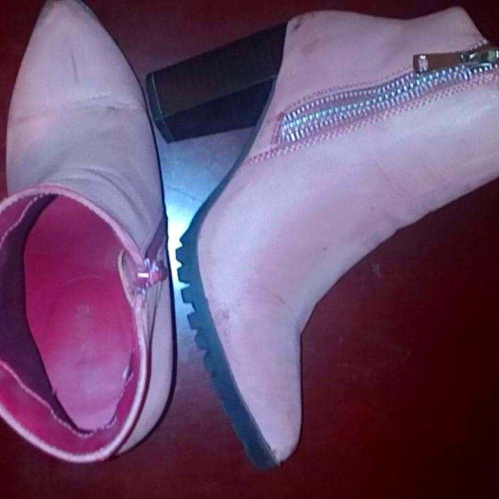 Mauve boots